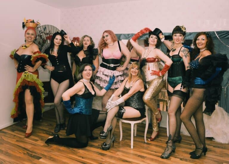 elinesque showlesque burlesque kurse und workshops in düsseldorf und online miss elinor divine